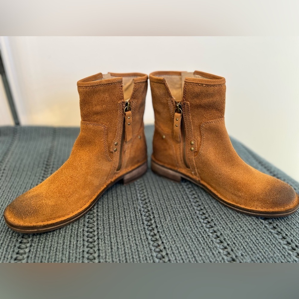 Womens UGG LAYNE Fringe Distressed Leather Chestnut Boots Sz 7 Rustic Cozy Fur
